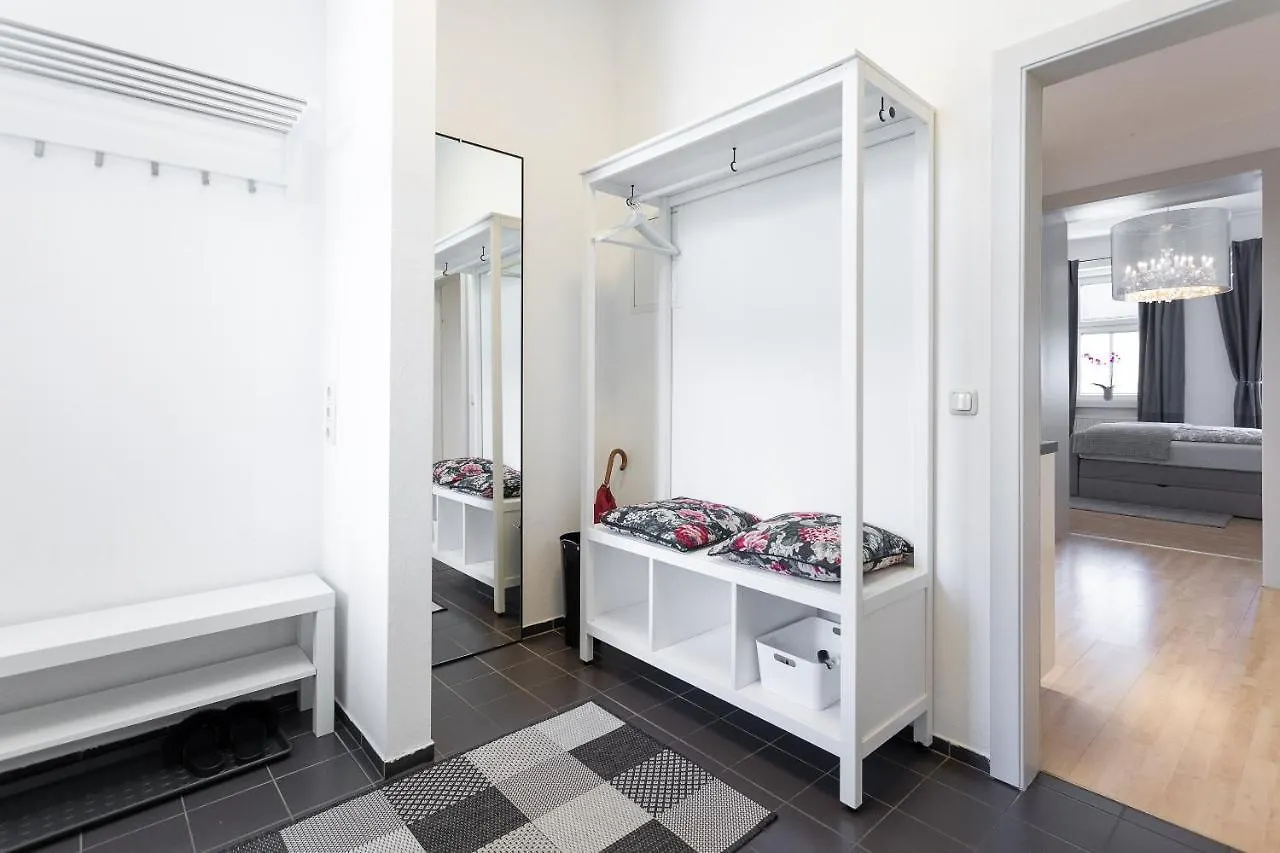 Central And Chic - The Big One Apartment Vienna
