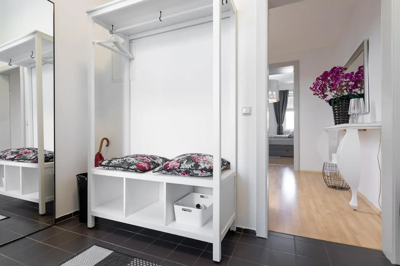 Central And Chic - The Big One Apartment Vienna